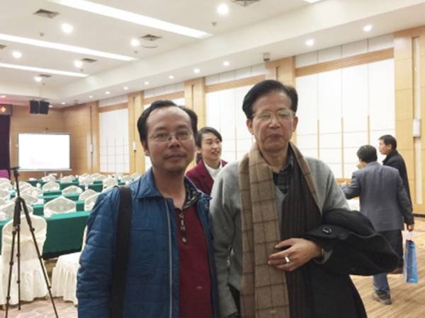 与罗成群教授合影