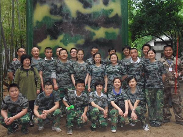 公司黨支部組織在石燕湖開展拓展運(yùn)動(dòng)