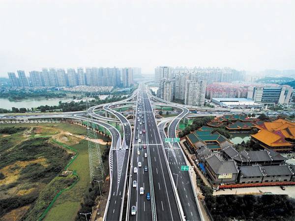 湘府东路（万家丽路—红旗路）