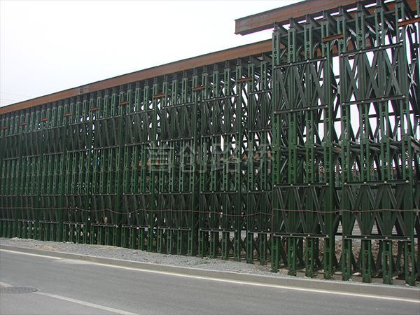 北京南站贝雷桥墩1
