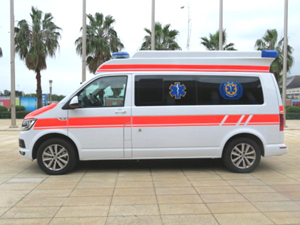 德国原装进口大众（凯路威）高顶监护型救护车