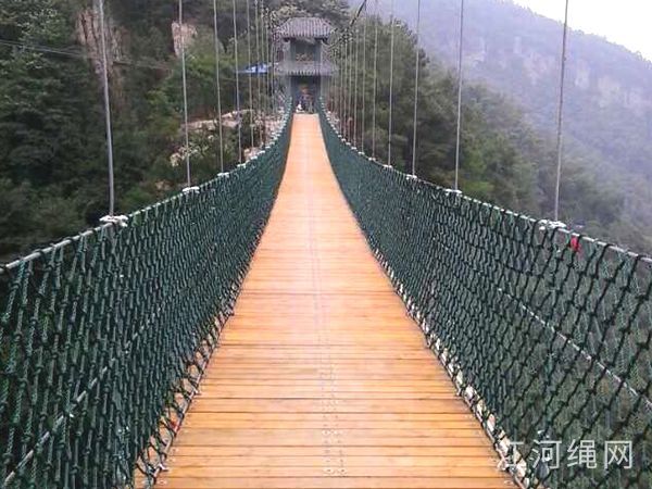 湖南寧鄉某旅游景區的純手工防護網