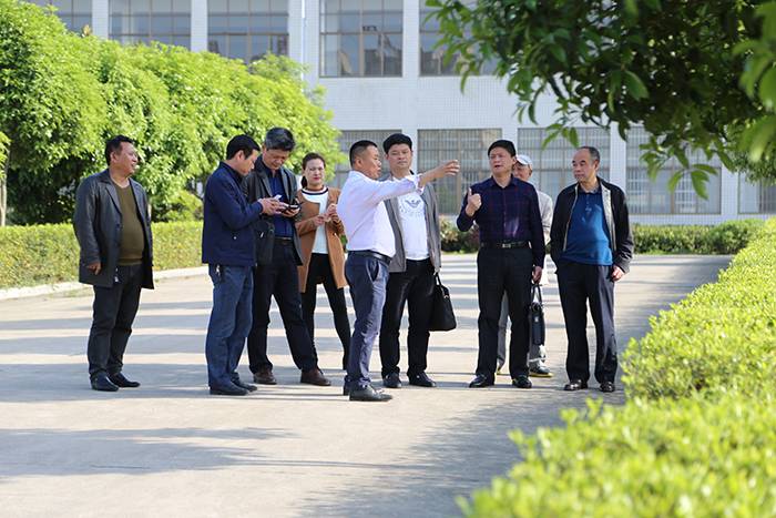 县委常委常务副县长车茂来我司开工业支帮促