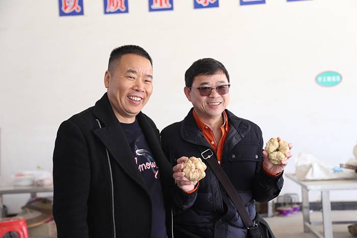 新加坡客戶來我司考察7