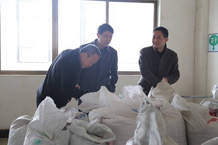 县人大常委会副主任刘汉才及环保局长副局长