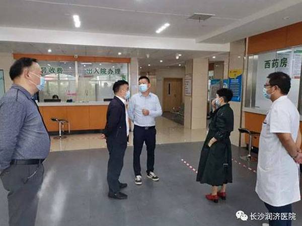雨花区人民政府党组成员、副区长陈怀宇一行检查指导润济老年养护院安全生产工作