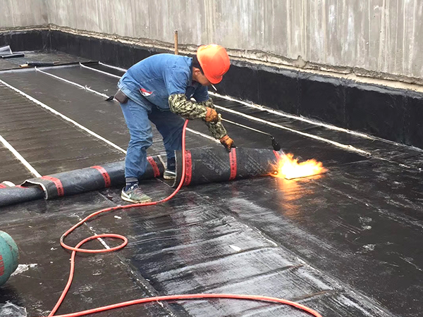 外墙漏水不要在内墙做防水施工 常德市金雷防水保温工程有限公司