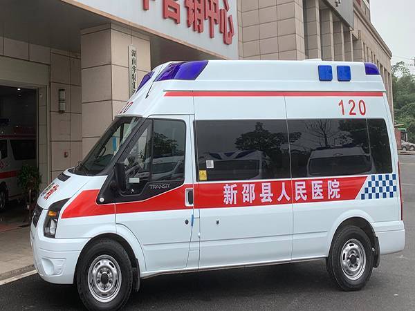 江铃福特新世代全顺V348长轴高顶柴油监护型救护车