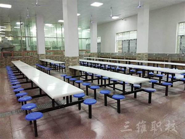 標準學校食堂