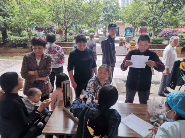 长沙润济医院南庭社区义诊过520