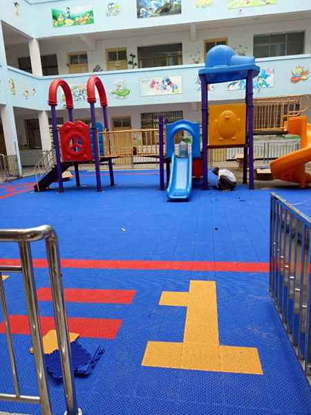 幼兒園PVC地板安裝