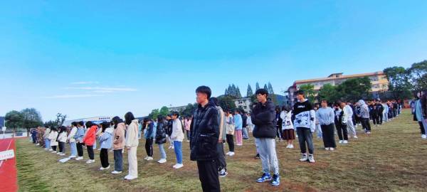 端正心態(tài)明方向，調(diào)整狀態(tài)迎挑戰(zhàn)