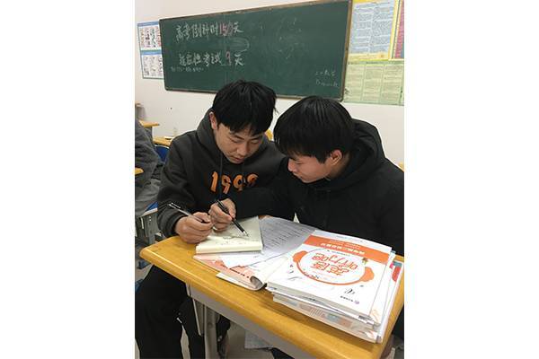 艺考生日常风采_怀化市海天中学