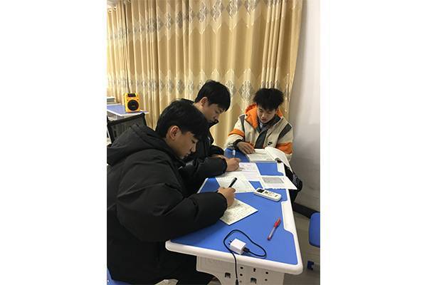 艺考生日常风采_怀化市海天中学