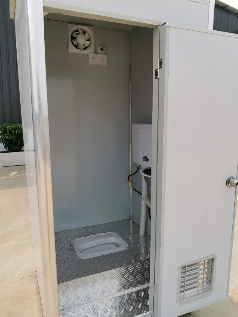 移動廁所18