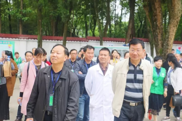 精准扶贫路，爱心永相伴——四叶草新邵县特困精神病患者救助项目季度总结表彰大会顺利召开