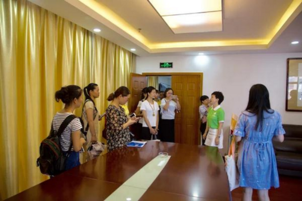 四叶草接待省慈善总会基金负责人参观团
