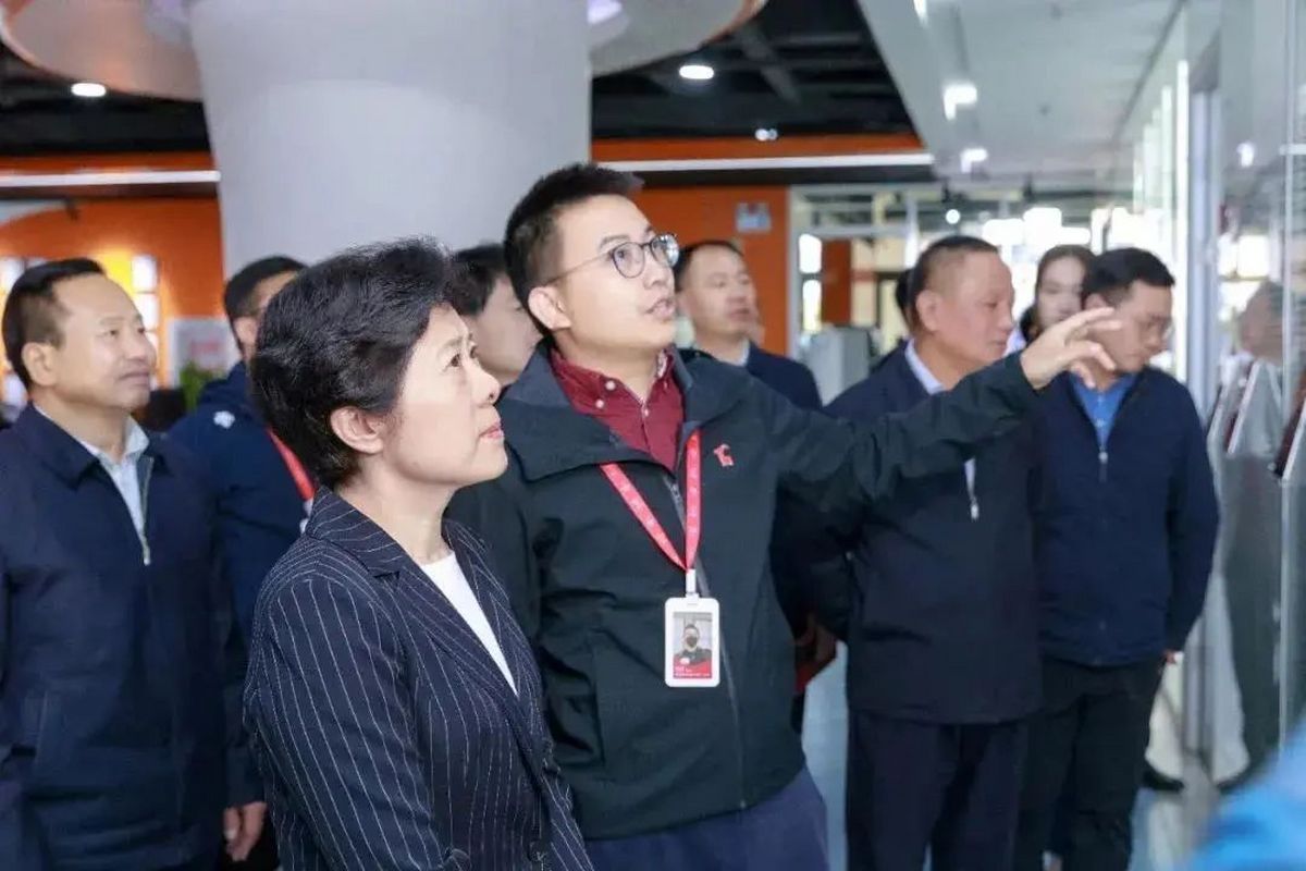 【会员新闻】省委常委、市委书记吴桂英调研副会长单位水羊股份：要深耕市场，要加力创新