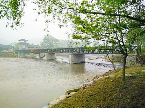 桂林旅游公司人行桥