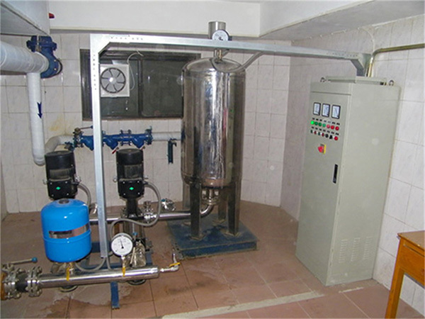 高層水箱式變頻恒壓泵組