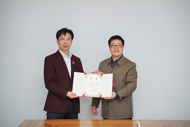 张早平受聘为湖南大学中国轨道交通文化研究院顾问