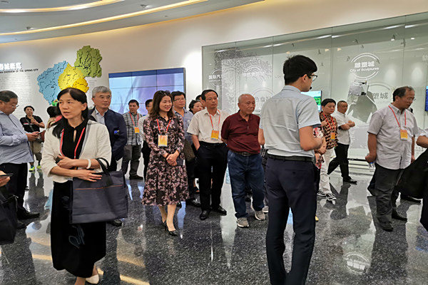 李素娥受邀参加民进全国副省级城市基层组织