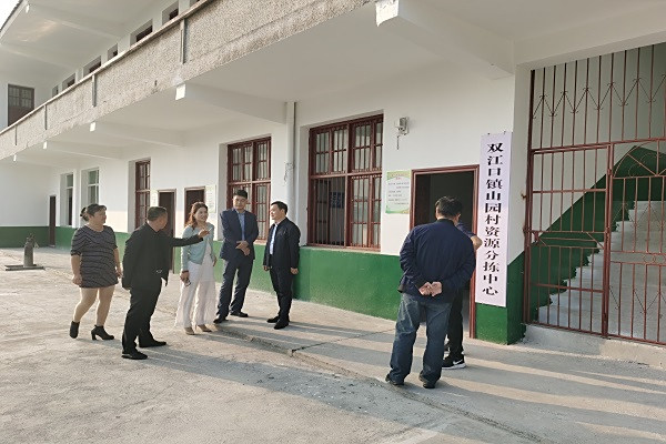 李素娥赴山园村走访调研——带着感情和责任