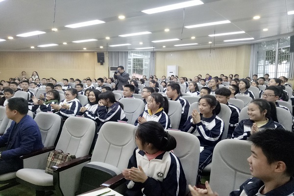长沙民进会员法律服务中心开展法制教育进校