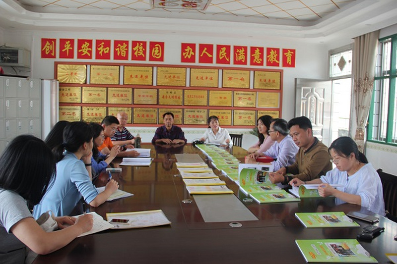 民进长沙市委专职副主委李素娥陪同省新闻出版广电局等提案办理单位人员赴双峰县调研