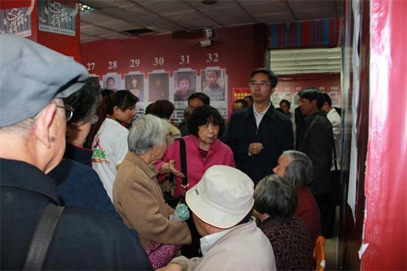直属工委离退休总支组织开展爱心捐款活动