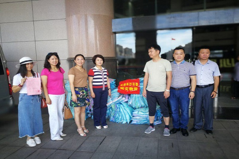 民进长沙市委领导和会员慰问宁乡重灾区