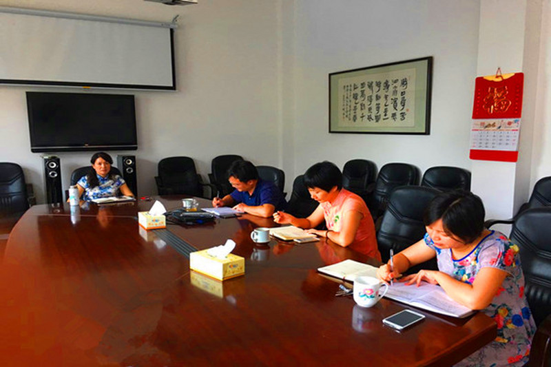 会市委召开“两学一助”学习教育工作调度会