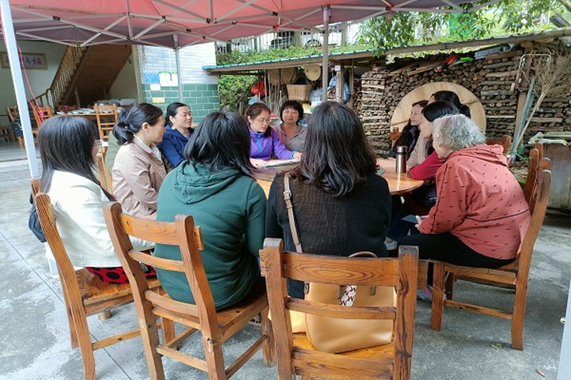 “矢志不渝跟党走、携手奋进新时代”——民进联合湘一芙蓉第二中学的各民主党派成员赴浏阳大围山开展主题教育活动