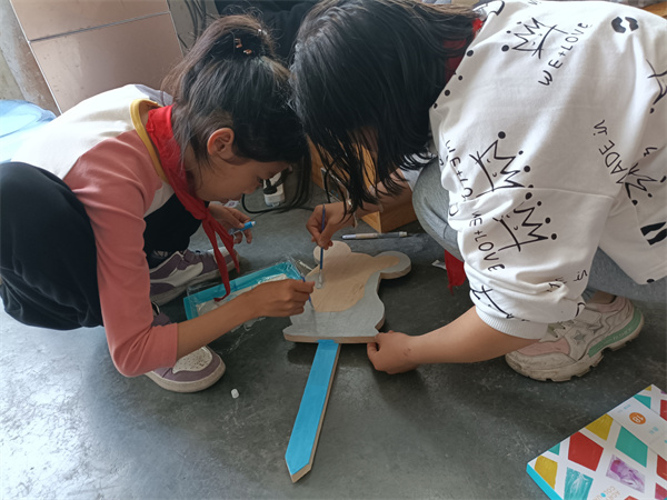 绘制学校各类提示板活动