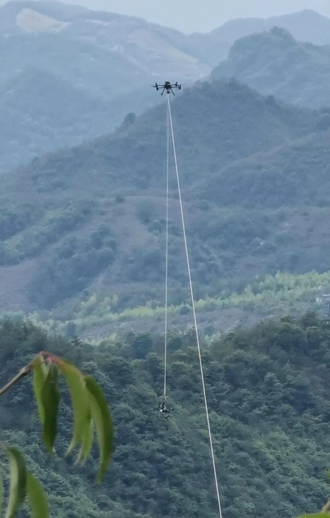 鼎湖峰航拍图片