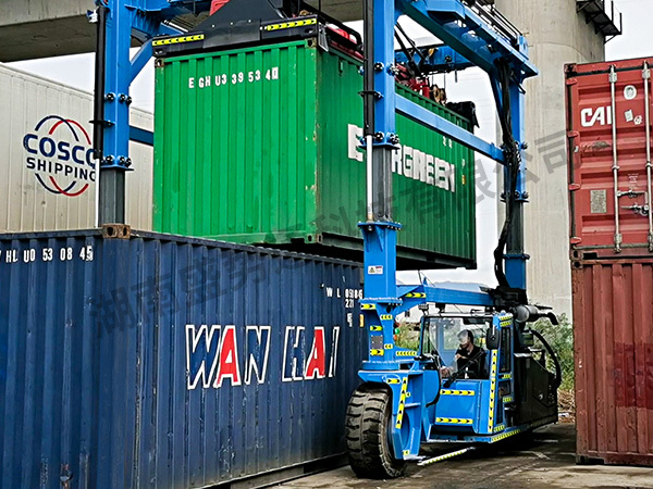 Gebruikte Reachstackers 170 actuele aanbiedingen
