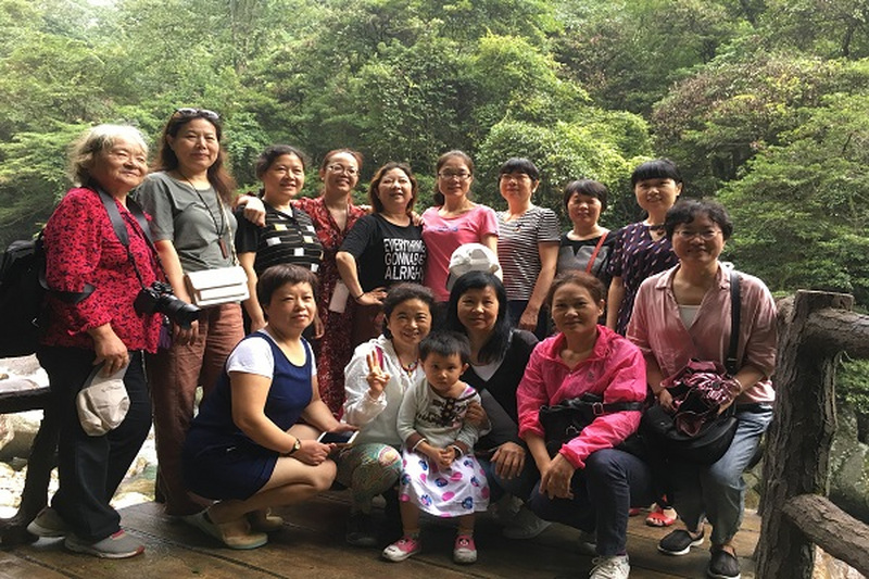 民进芙蓉区工委副主委史芳组织湘一芙蓉第二中学的各民主党派赴炎帝陵参观学习
