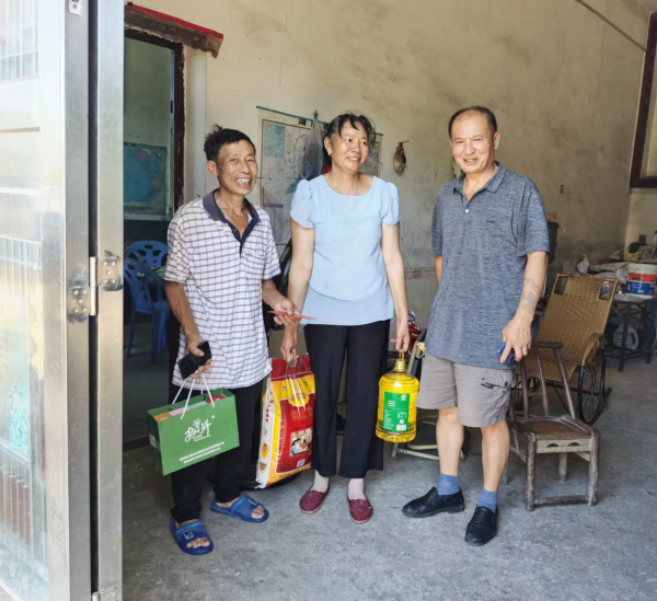 关爱计生特殊家庭 走访慰问暖人心