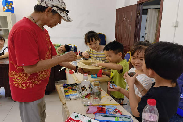 天心区白沙花园同心社区暑期季“民进美术名