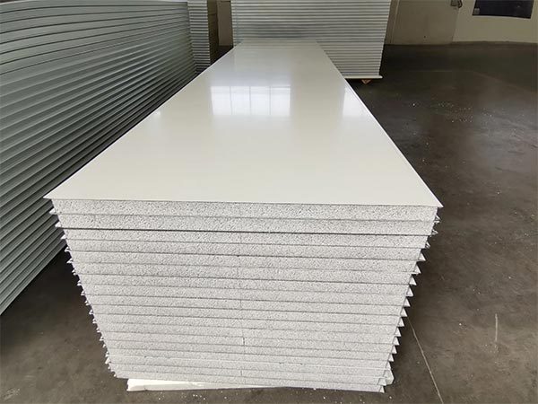 咨询热线:13973749153详情洁净板又称净化板,是一种由彩涂板,不锈钢