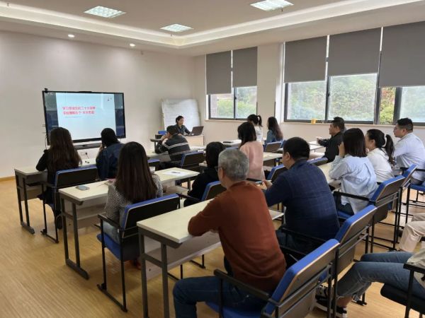 学习贯彻党的二十大精神，要做到“五个牢牢把握”