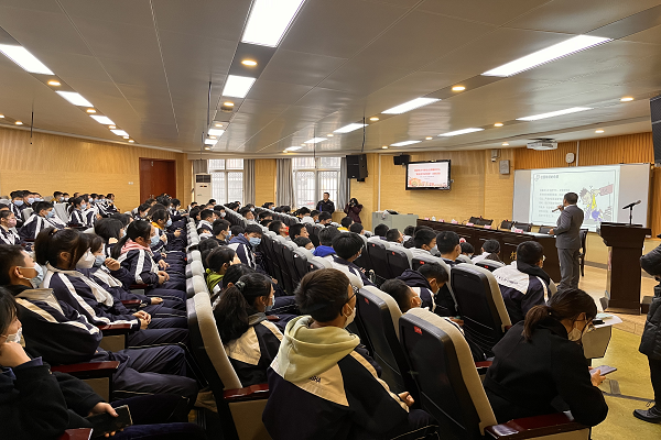 长沙民进法律服务中心走进长沙市一中马王堆中学开展“宪法宣传进