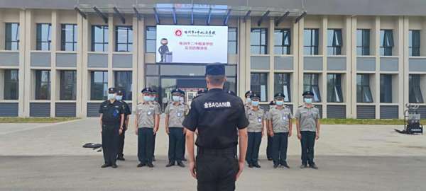 筑牢防线  实战演练——株洲二中枫溪学校反恐防暴演练活动