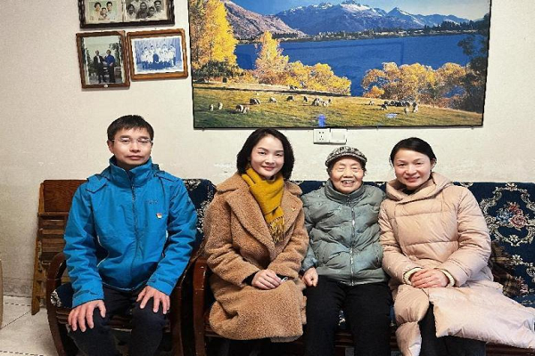 我为群众办实事 传递关怀与真情——民进天心区工委一支部会员在