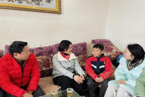 我为群众办实事 传递关怀与真情——民进天心区工委一支部会员在