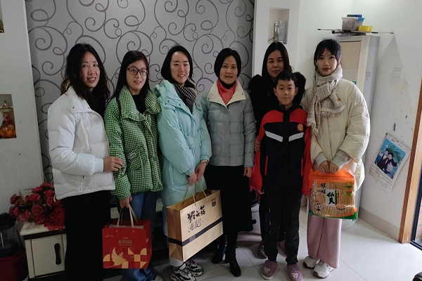 我为群众办实事 传递关怀与真情——民进天心区工委一支部会员在
