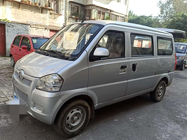 面包車(chē)拆解回收