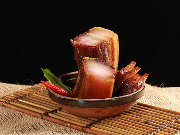 腊肉怎么炒才好吃？教你几种家常做法，方便快捷，吃起来味道醇香