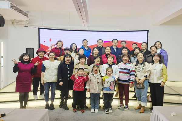 阅读滋润精神，思考孕育智慧——民进芙蓉区工委基层支部联合开展