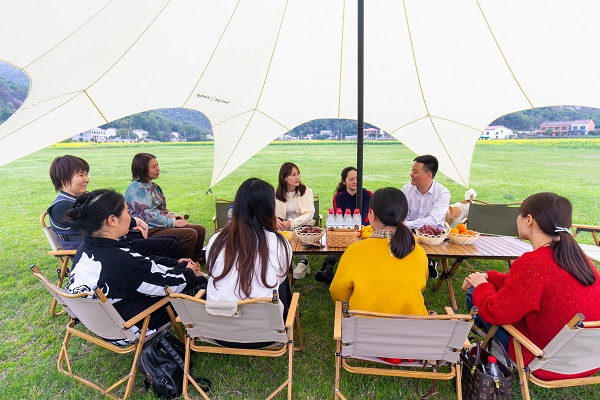 民进望城区支部开展庆祝“三·八”妇女节暨春游活动2
